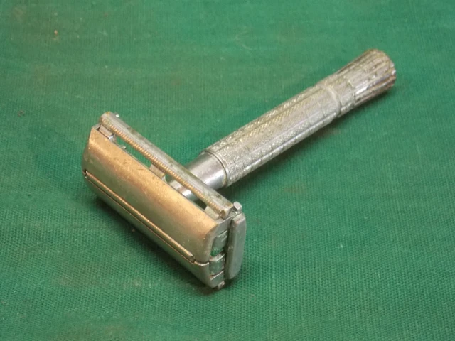 Vintage GILLETTE safety razor. TTO. C-2. Flare tip.
