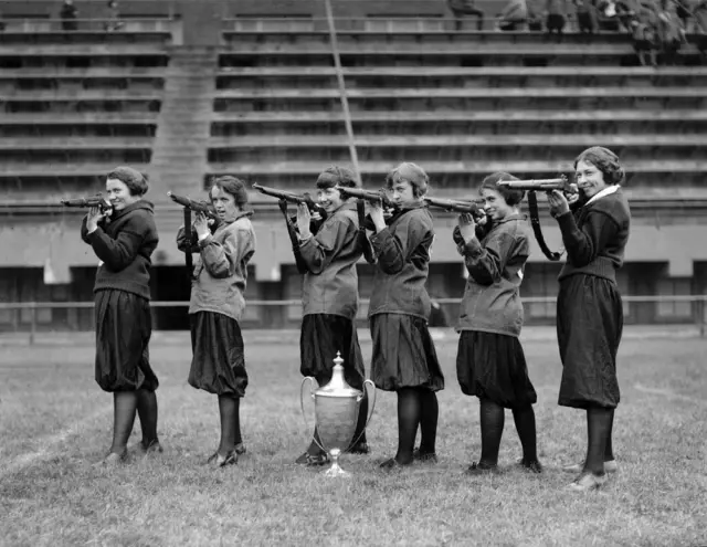 1922 Girls Rifle Team  Central High School Vintage Old Photo 8.5" x 11" Reprint