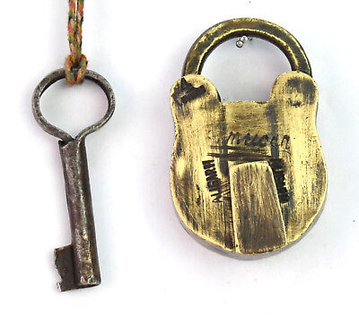 Nice Indian Vintage Old Collectible Brass Made Padlock with One Key. G2-306