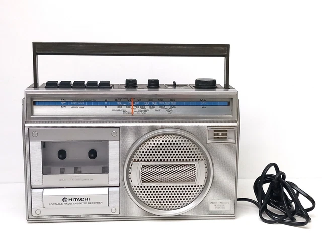 Vieux Poste Radio à Cassettes Hitachi P6 - Pour Pièces Ou Réparation