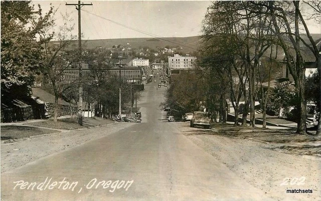 1940s Pendleton Oregon Street Scene Automobiles RPPC real photo postcard 3432