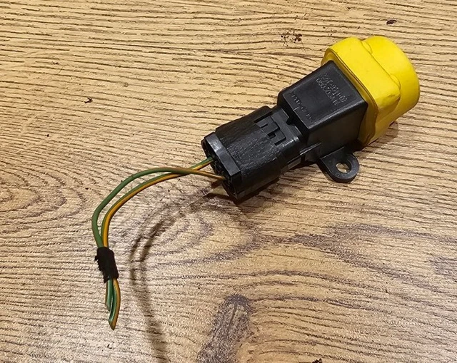 GENUINE FORD FUEL Cut Off Switch Sensor Mondeo Focus Fiesta Mk5 Mk6