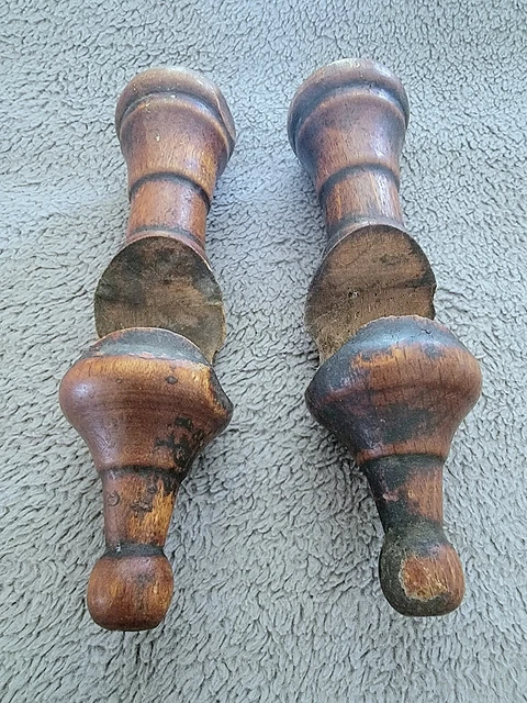 Antique Pair of  1860s Farmhouse Reclaimed Wood Turned Curtain Rod Holders 5