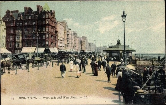Ak Brighton East Sussex England, Promenade and West Street - 3786366