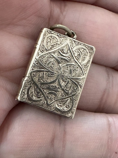 Early 20th Century Antique 9Ct Gold Back & Front Book Locket Pendant 3Cm, 4.95G Early 20th Century Antique 9Ct Gold Back & Front Book Locket Pendant 3Cm, 4.95G
