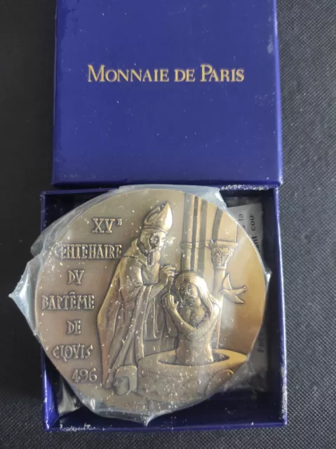 Médaille en bronze 15e centenaire du baptême de Clovis 496 sous blister
