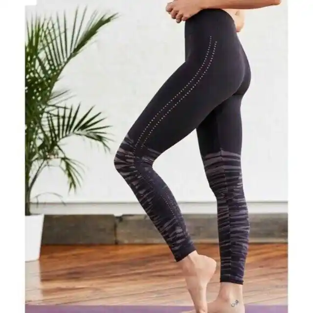 Athleta XS Transcend Slim Pant Black SOFT Barely-There Yoga Workout Pants  NWT