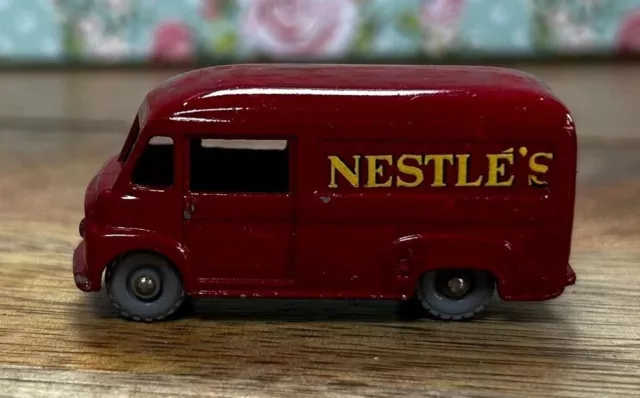 LESNEY COMMER 30 CWT NESTLE VAN Vintage Collectible Toy Car MATCHBOX 69A