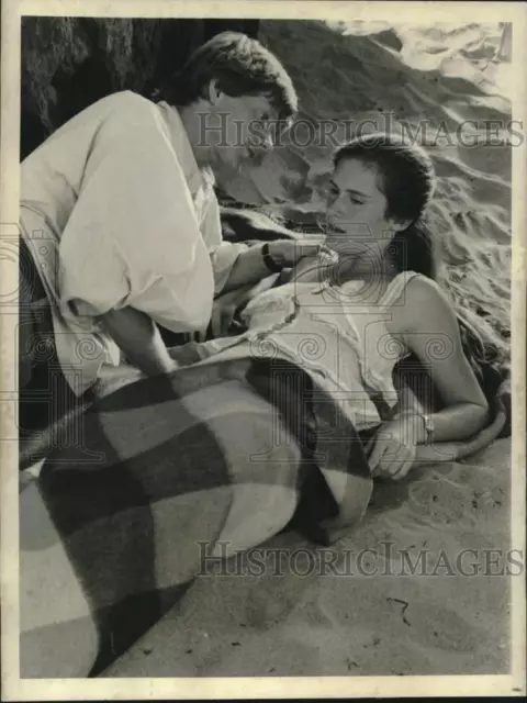 1977 Press Photo Dean Butler & Stephanie Zimbalist in a scene from "Forever"