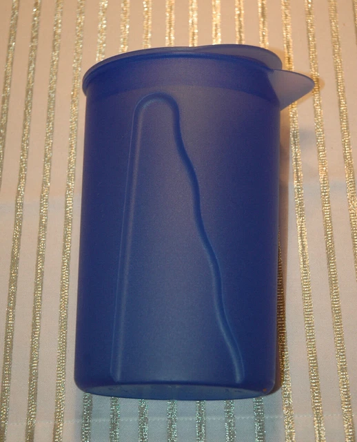 TUPPERWARE JUNGE WELLE Kanne Saft Milch 1 Liter mit Deckel in blau EUR