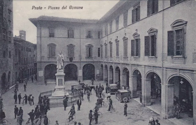 * PRATO - Piazza del Comune