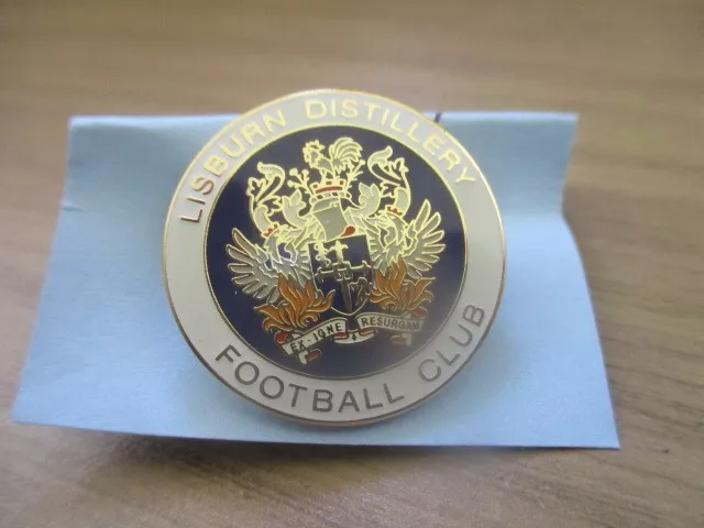 Vintage  Lisburn Distillery  fc  Irish football badge