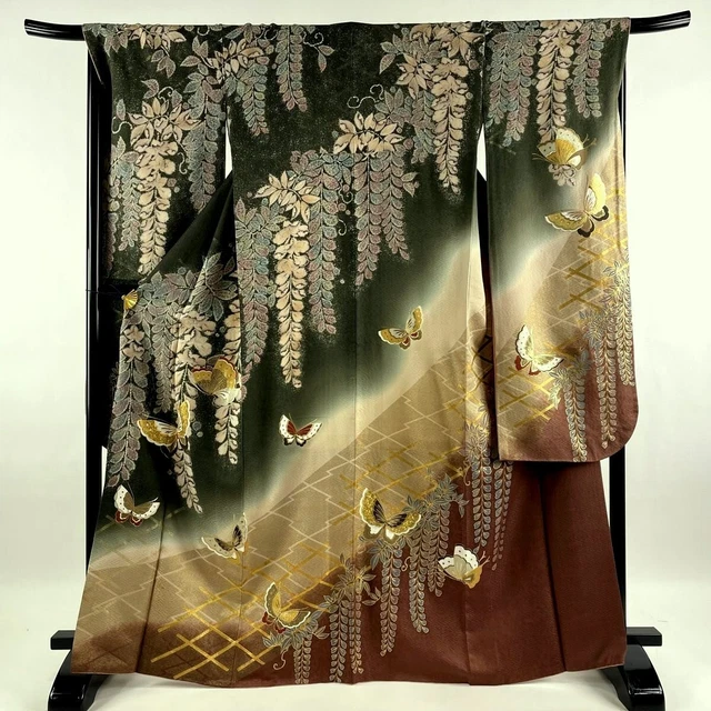 Japanese kimono SILK"FURISODE" long sleeves, Gold, SAKURA, Coach, L5' 5"..3141