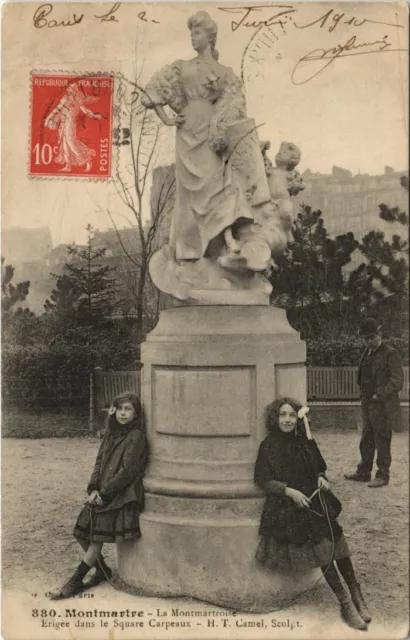 CPA PARIS 18e - Montmartre - La Montmartroise Erigée dans le Square (143521)