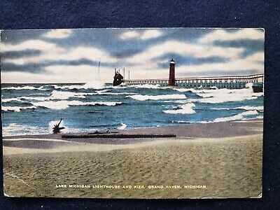 Lake Michigan Lighthouse & Pier Grand Haven Michigan MI Postcard 1940s