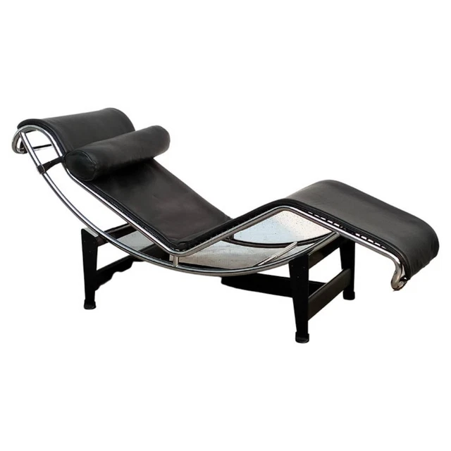 Leather LC4 chaise longue by Charlotte Perriand, Le Corbusier for Cassina 70's