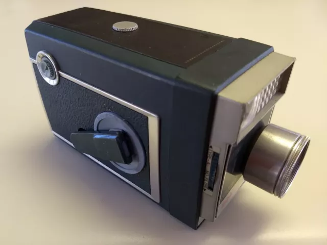 Cámara automática Kodak 8 hecha en EE. UU. RARA VHTF con película