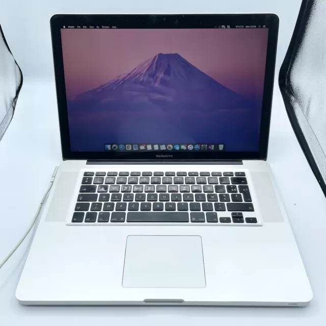  Apple MacBook Pro 15" A1286 Intel Core 2 Duo 320Go HDD 4GO RAM mi-2009