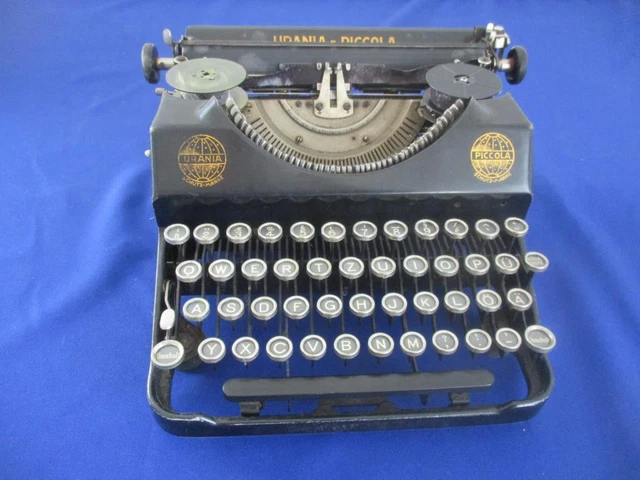 G8242) alt Original URANIA PICCOLA mechanische Schreibmaschine