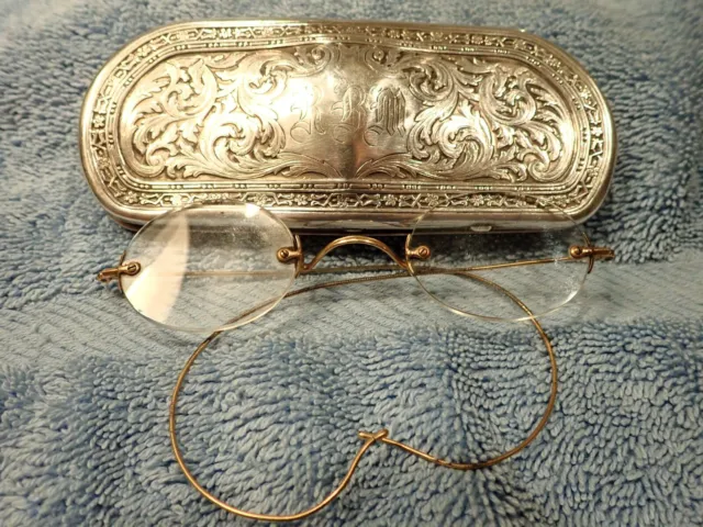 Beautifully Engraved 1910 Sterling Eyeglass Case With 10K Gold Reading Glasses
