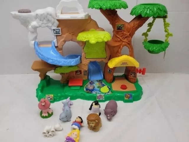 Vintage Fisher Price Little People Neighborhood w/Tree House Complete