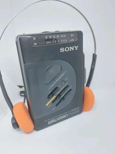 Achetez en gros Lecteur De Cassette Audio Portable Bon Marché En Gros Avec  La Radio Am/fm Et Le Cric D'écouteur Chine et Enregistreur à 13.1 USD