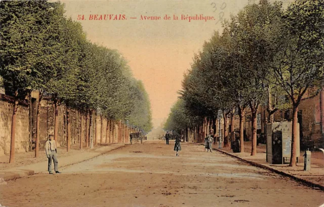 CPA BEAUVAIS Avenue de la République (141704)