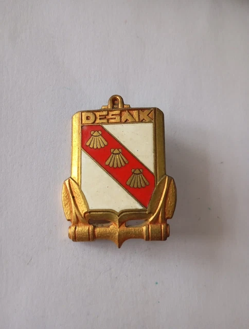 Ensemble de quinze insignes de Marine: Escorteur «Berbère ... - Ader