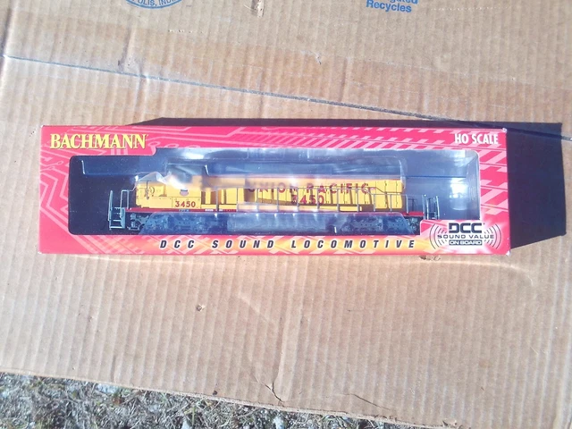 Bachmann EMD SD40-2 Union Pacific DCC & Sound 67205 Diesel Locomotive HO Scale