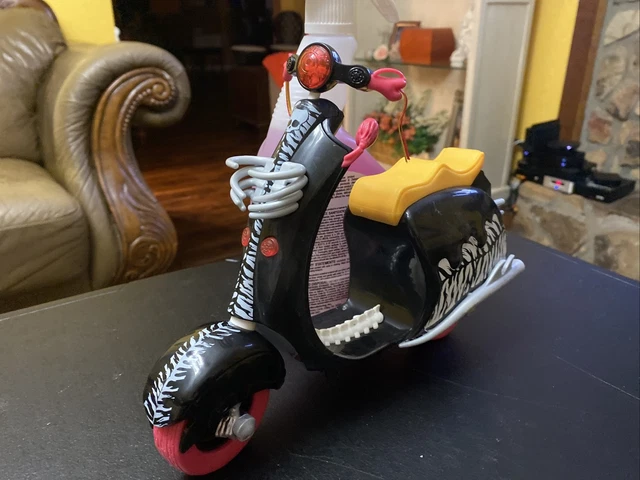 Monster High Doll Werecat Twins Meowlody Purrsephone Scooter 2014 Mattel