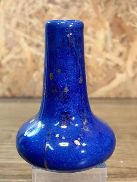 petit vase, soliflore bleu  grès signé Léon POINTU Saint Amand en Puisaye