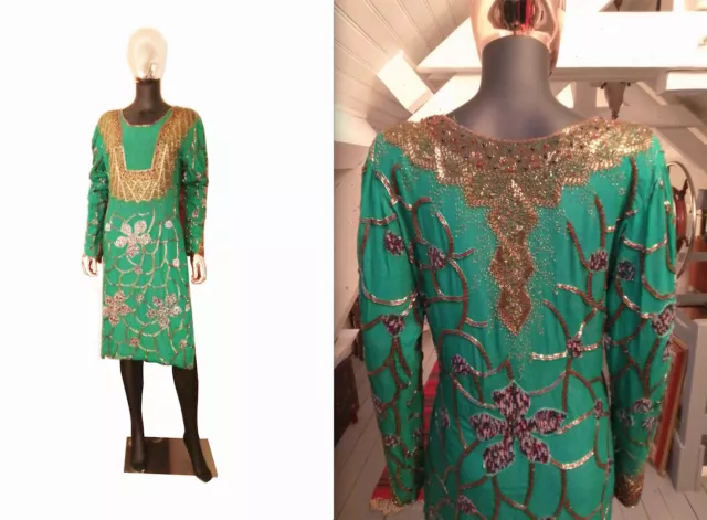 Art Deco French Couture 1920's robe en crêpe de soie et perles de verre