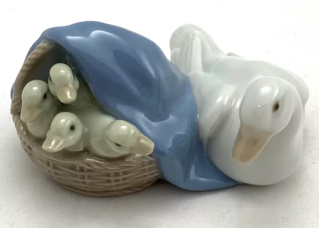 Lladro Figurines Duck with Ducklings in Basket 4895 - Made in Spain 3