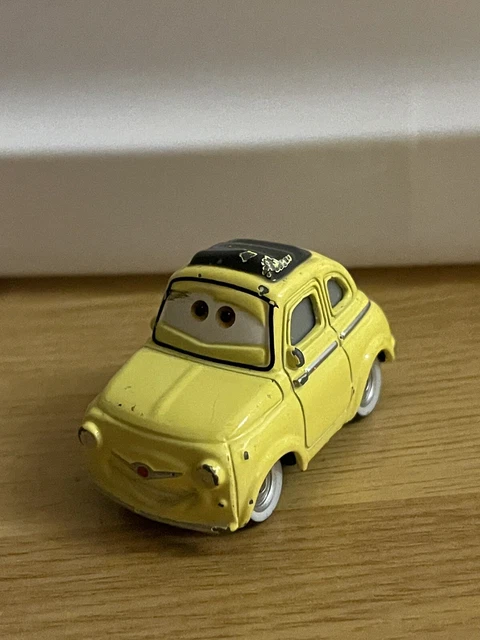 DISNEY PIXAR CARS Diecast 1:55 Mattel Lenticular Eyes Luigi Fiat 500