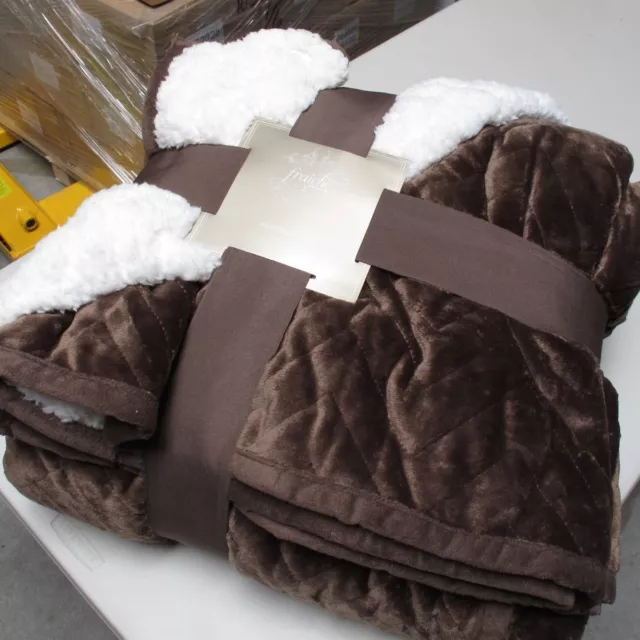 Luxurious Sherpa Flannel Plush Quilted Blanket - Large Thick Warm(Chocolate)