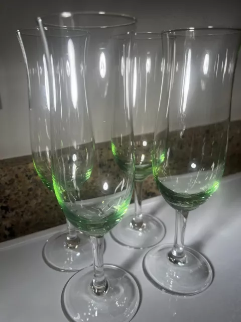 Pier 1 Uranium Green Tulip Wine Champagne Glasses Set Of 4 NWOT 9”