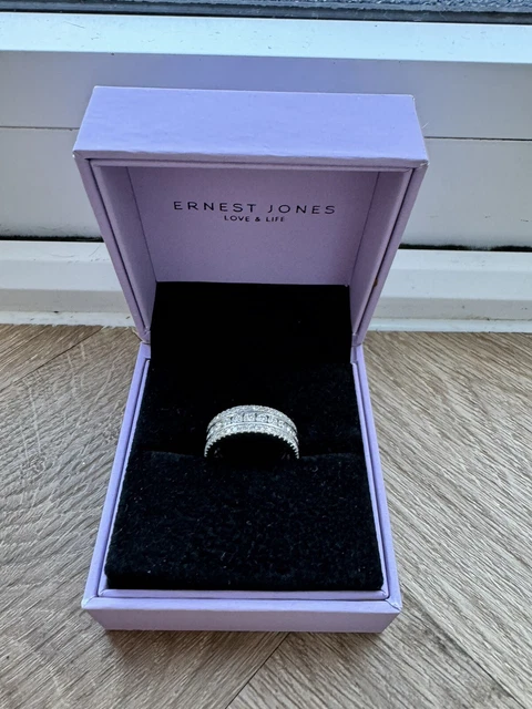 Ernest jones ring on sale size