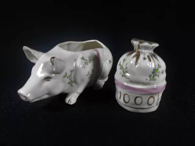 Sublime Moutardier " Cochon Portant Un Sac D' Argent " En Porcelaine