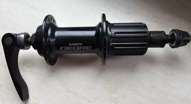 Shimano Deore schwarz FH-T610 Nabe Hinterrad 32 Loch 8/9/10-fach Kassette + Ssp.