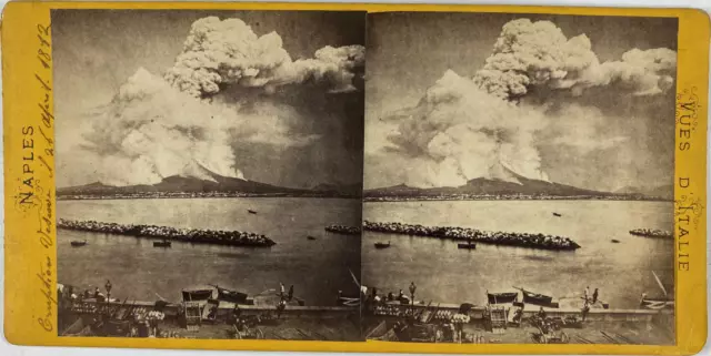 Stéréo, Italie, éruption du Vésuve 1872, vue de la baie de Naples Vintage stereo