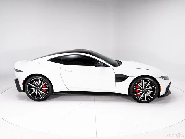 2020 ASTON MARTIN Vantage 16