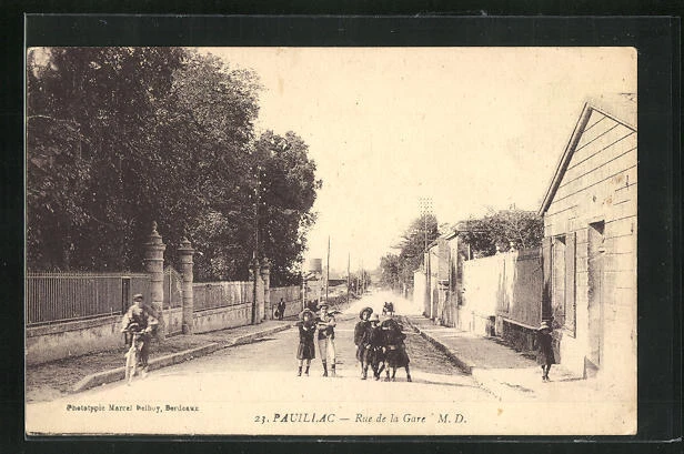 CPA Pauillac, Rue de la Gare 1949