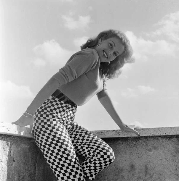 Abbe Lane American Singer And Actress In Rome 1950s OLD PHOTO 7
