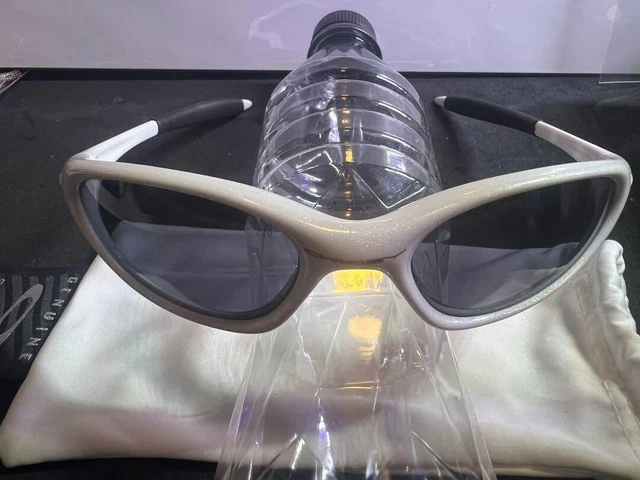 90s Oakley Minute 激レア パールホワイト アーカイブ OAKLEY オークリー 90s archive minute pearl - メルカリ