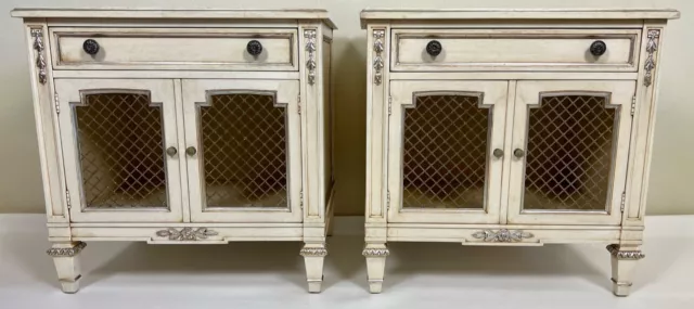 1970s Kindel French Provincial Style Pair Silver Gilt Nightstands 2