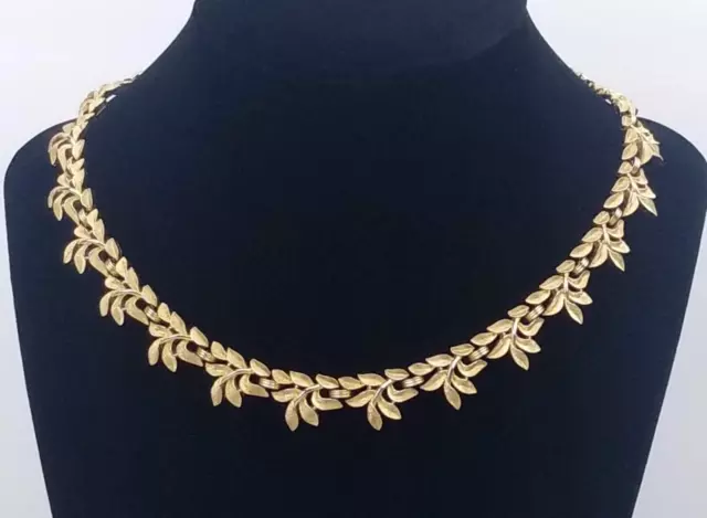 Vintage CROWN TRIFARI Leaf Choker Necklace Brushed Leaves Gold Tone Links