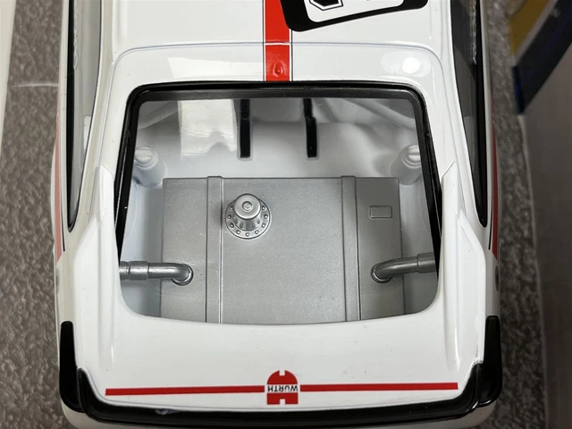 Ford Sierra RS500 Nürburg DTM 1988 #25 1:18 Echelle Solido 1806105 4