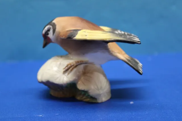 Royal Worcester Goldfinch 3239 Bone china figurine bird series
