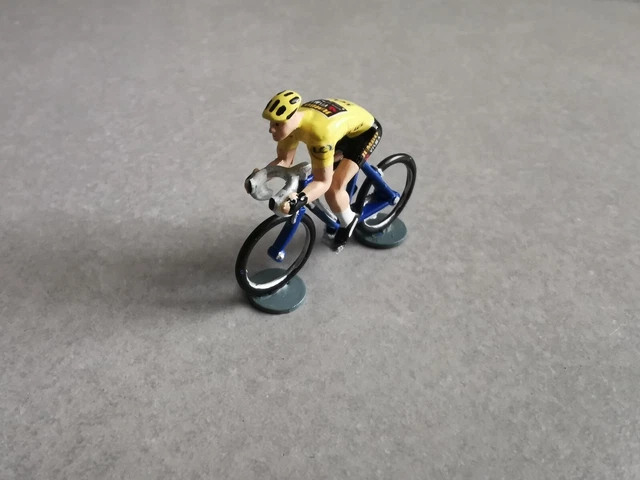 Voiture 1/43e Atlas TOUR DE FRANCE coureur cycliste maillot jaune métal
