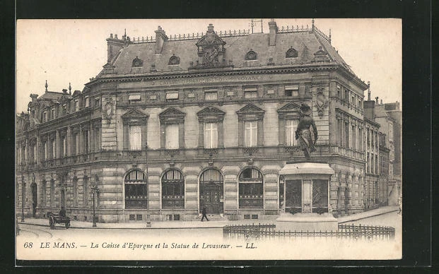 Le Mans.La caisse d'épargne et le boulevard René-Levasseur
